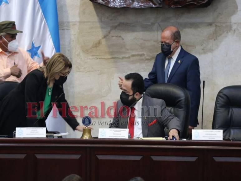 Con lluvia de proyectos y decretos diputados se suman a sesión del CN