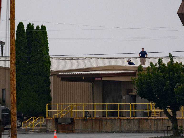 El arma, el edificio del que disparó y la casa del tirador: fotos del atentado de Trump que no has visto