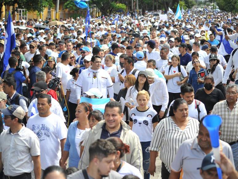 Los mensajes y lo que no se vio de la Gran Marcha por Honduras