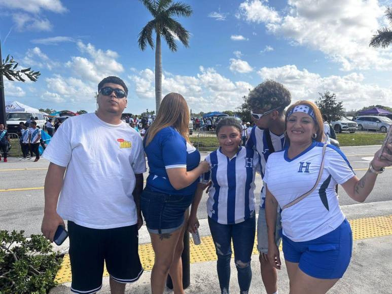 Fiesta catracha en Florida para el debut de Rueda en el Honduras vs Guatemala