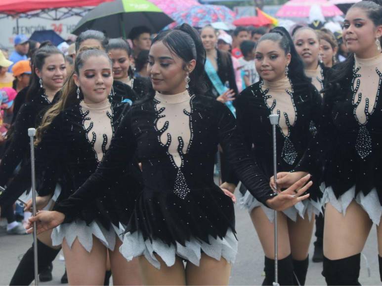 ¡Unas de las favoritas! Las bellas palillonas del Instituto Mixto Hibueras