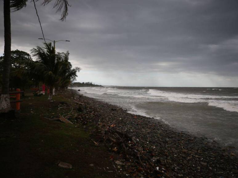 Bajas temperaturas y lluvia se registran en La Ceiba por frente frío