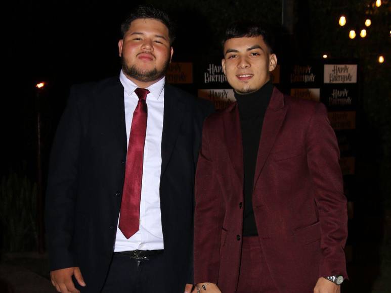 Prom Night 2024 de la Saint John’s Academy: Una noche de elegancia y triunfos