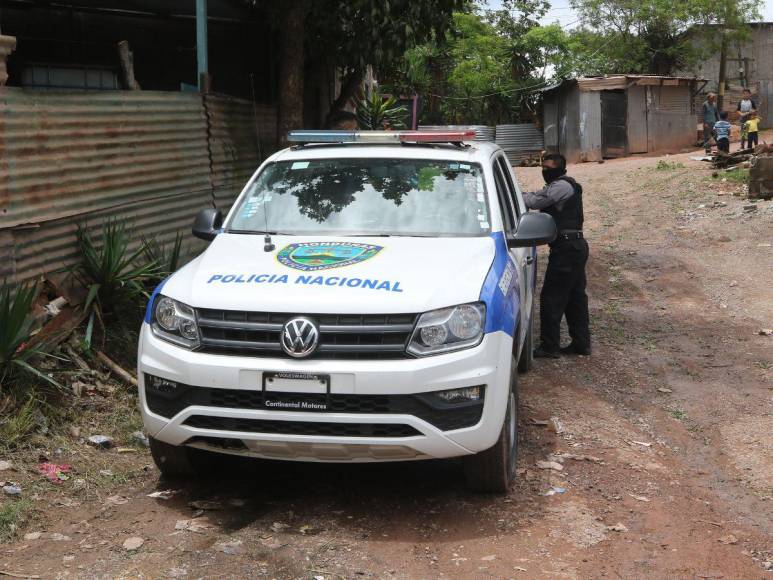 Las imágenes de la tardía intervención en la colonia Mirador de Oriente tras crimen de jóvenes