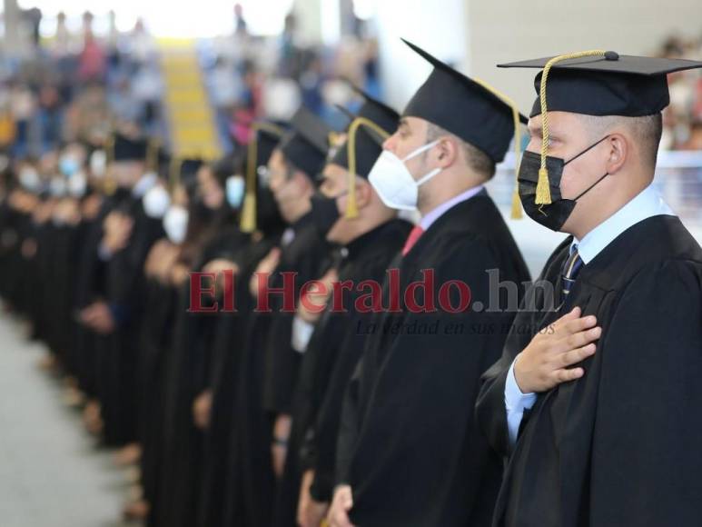 UNAH celebra primeras graduaciones con ceremonia tras dos años de pandemia (FOTOS)