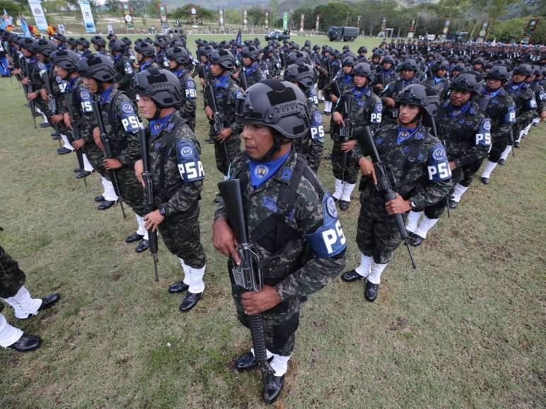 Conmemoran natalicio de Francisco Morazán con repaso a tropas en Día del Soldado hondureño