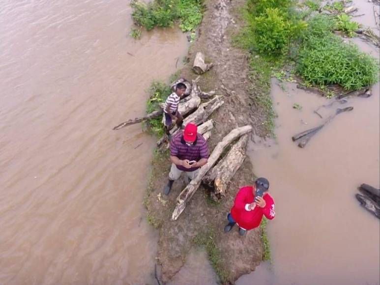 Comunidades incomunicadas, evacuaciones e intensas lluvias: Las imágenes de las inundaciones en La Mosquitia