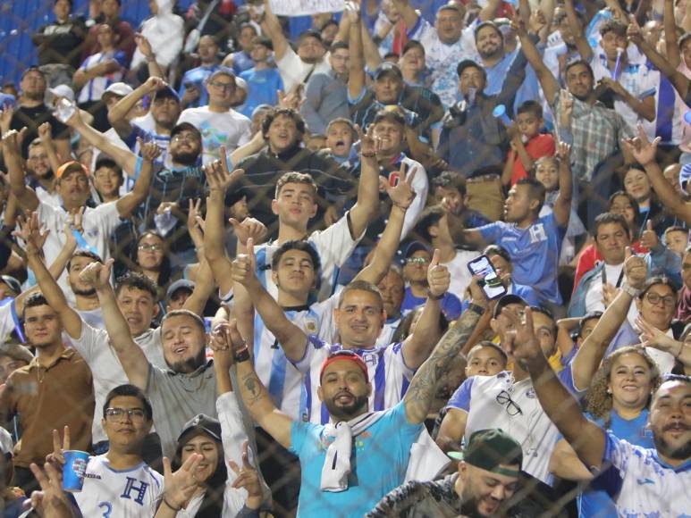 ¡Llenazo! Catrachos dan voto de confianza a la Selección de Honduras