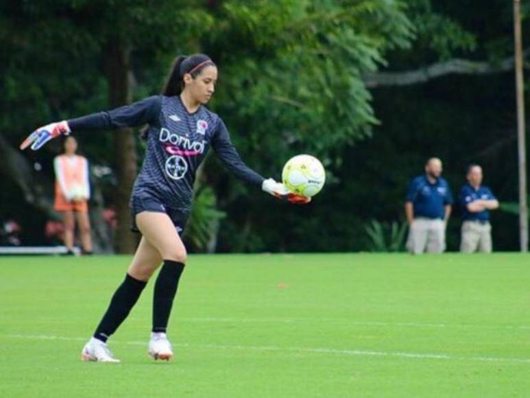 Madelinne Nieto, de graduarse en la UNAH a jugar con Honduras