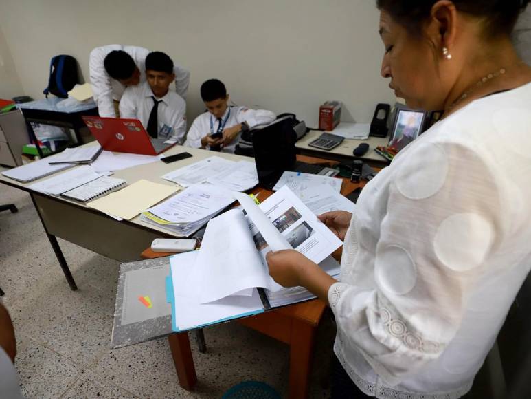 Matrícula Gratis impulsa leves mejoras, mientras carencias persisten en escuelas rurales