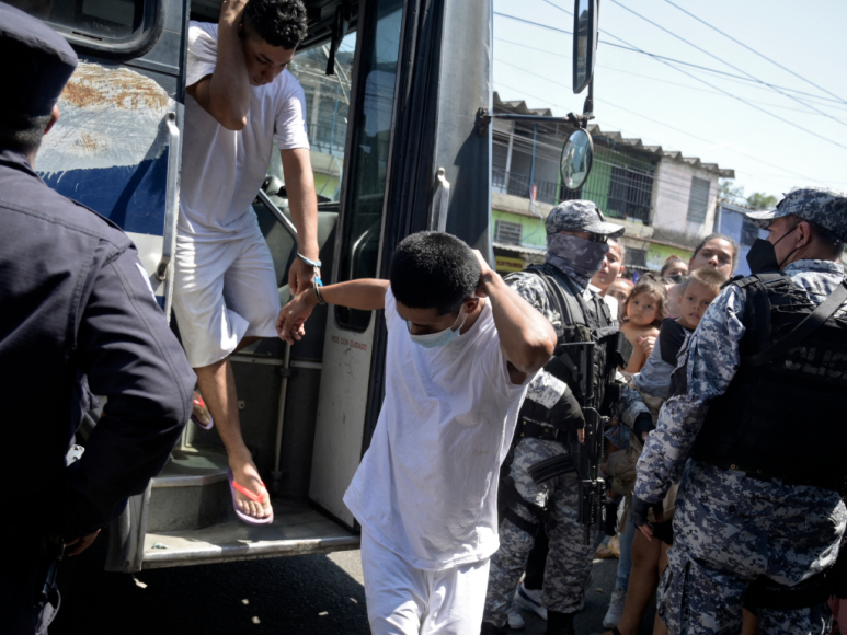 Estado de excepción y lucha frontal contra las pandillas, así enfrenta Bukele la violencia en El Salvador