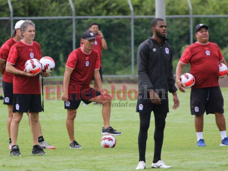 Con los cuartos en la mira: Así fue el último entrenamiento de Olimpia antes de medirse a Municipal