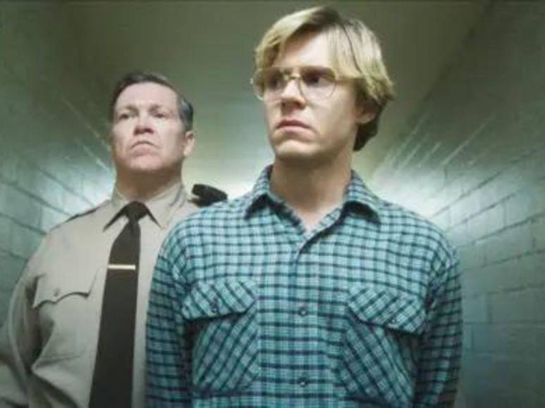 Así se preparó Evan Peters para interpretar a Jeffrey Dahmer, ‘el Caníbal de Milwaukee’