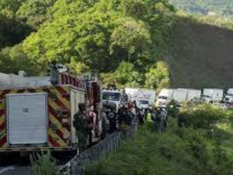 Trágico accidente de autobús en Nayarit deja 17 muertos y 22 heridos