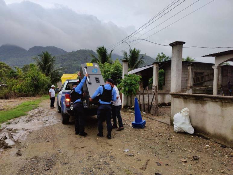 Comienzan evacuaciones en zonas de riesgo de Honduras ante tormenta Julia