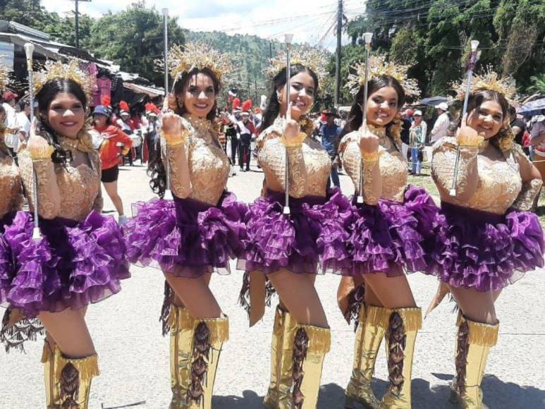 Con hermosas palillonas, juegos tradicionales y representaciones culturales, Danlí celebra la Independencia de Honduras