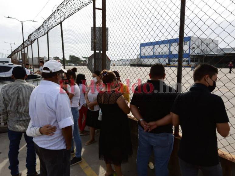 ¡Último adiós! Dolorosa llegada de cuerpos de hondureños que murieron en tráiler en Texas