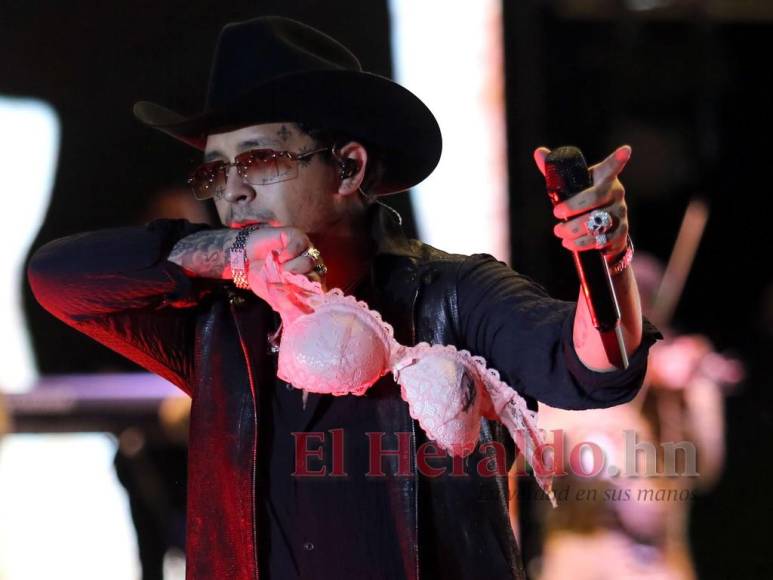 Las mejores fotos de Christian Nodal durante su concierto en Honduras