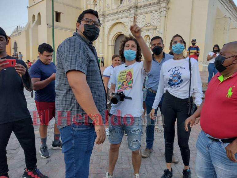 Luisito Comunica recorre Comayagua rodeado de fans (FOTOS)