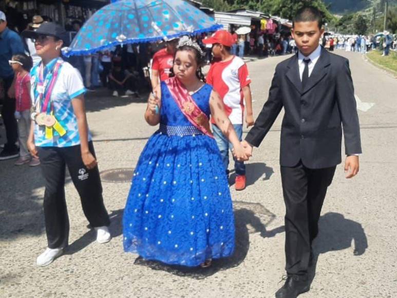 Con hermosas palillonas, juegos tradicionales y representaciones culturales, Danlí celebra la Independencia de Honduras