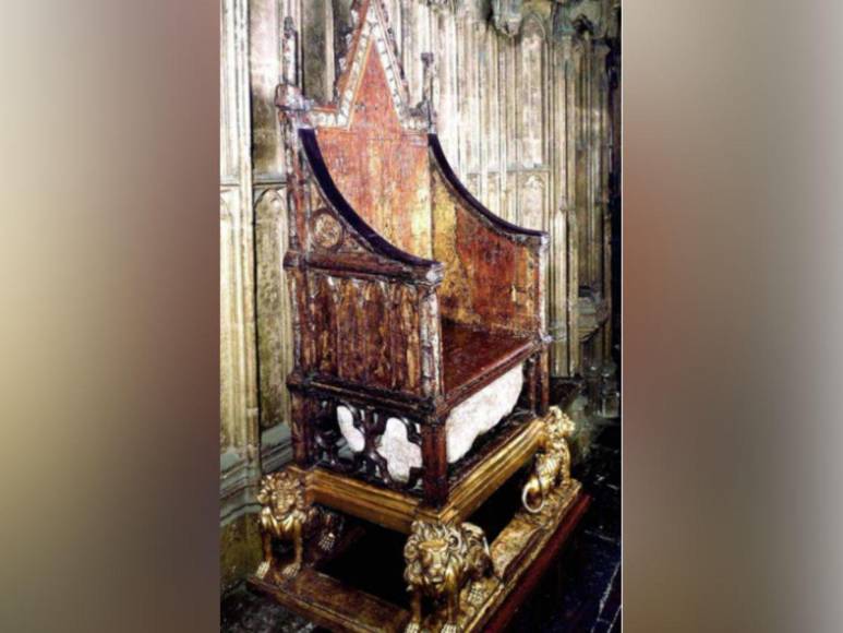 Coronación de Carlos III: la silla de más de 700 años que será el centro de la ceremonia