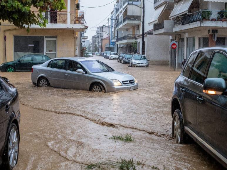 Devastación en fotos: Grecia sufre estragos tras lluvias extremas