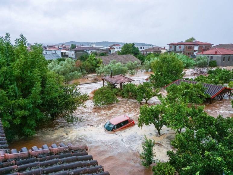 Devastación en fotos: Grecia sufre estragos tras lluvias extremas