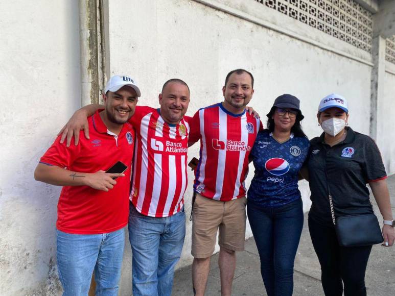 ¡Fiesta merengue! El Morazán se viste de blanco para el clásico Olimpia-Motagua