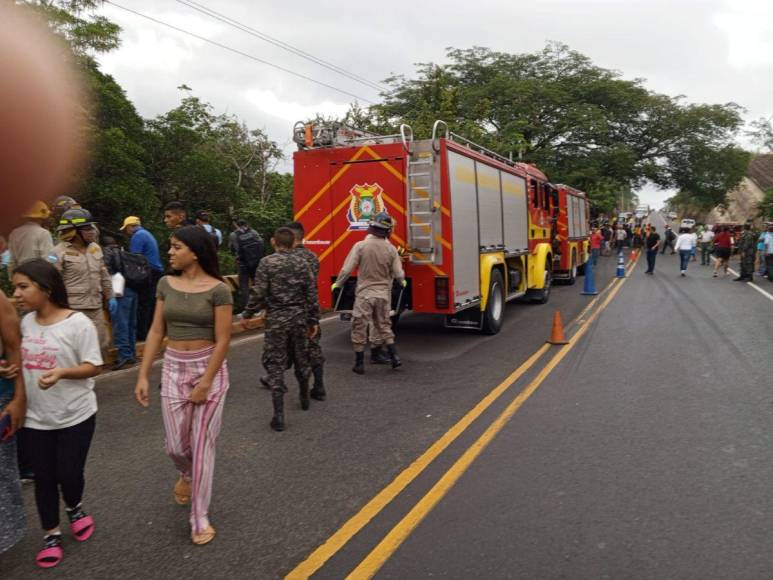 Caos en la carretera a Olancho luego de trágico accidente de autobús