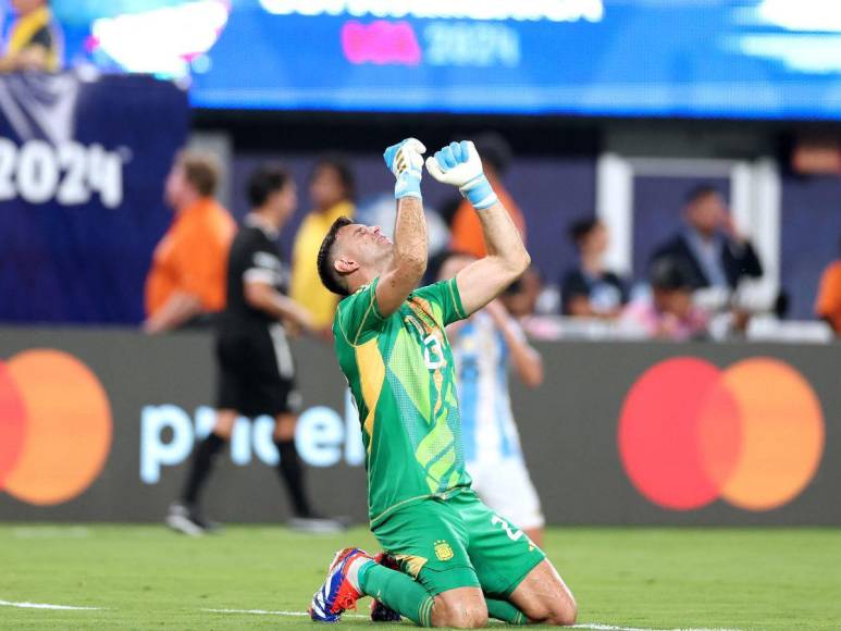 Festejo del “Dibu” y el gesto de Messi: así celebró Argentina el pase a la final