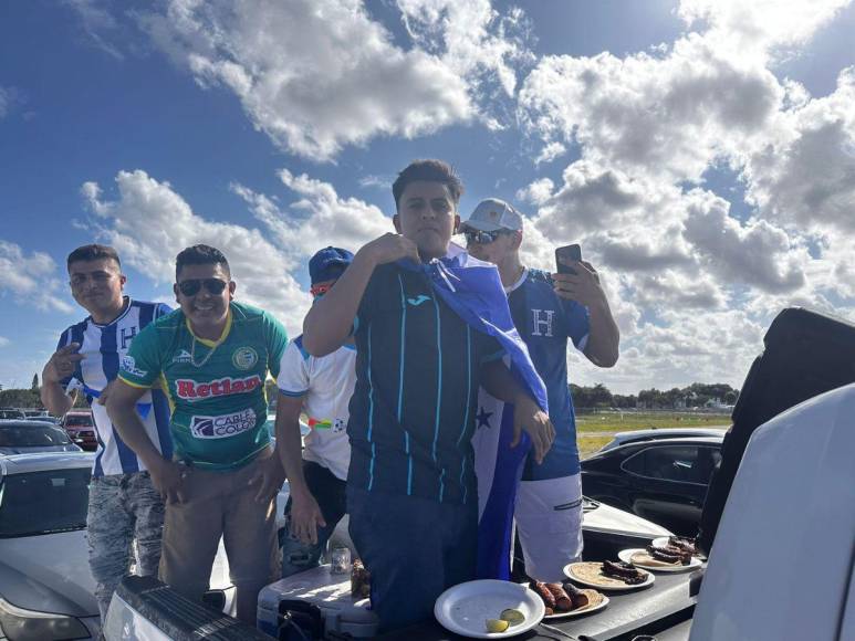 Fiesta catracha en Florida para el debut de Rueda en el Honduras vs Guatemala