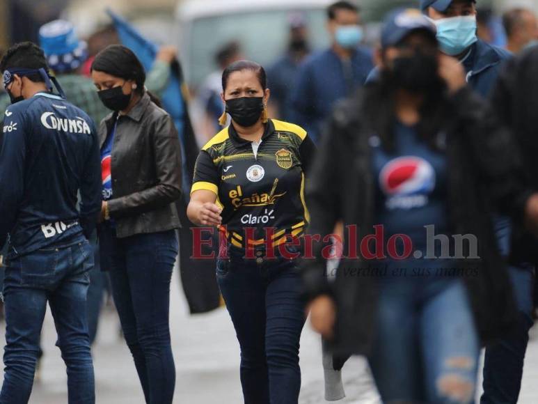 Hermosas mujeres adornan la final de ida entre Motagua y Real España