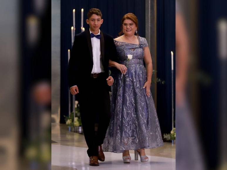 Prom 2024 de la Mayan School: Un sofisticado festejo colmado de excelencia