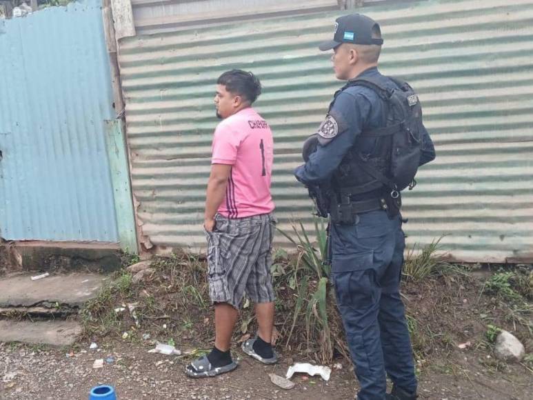 Las imágenes de la tardía intervención en la colonia Mirador de Oriente tras crimen de jóvenes