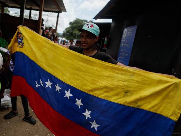 “Gente de mi edad y más jovencita se va a ir, me voy”: venezolanos tras reelección de Maduro