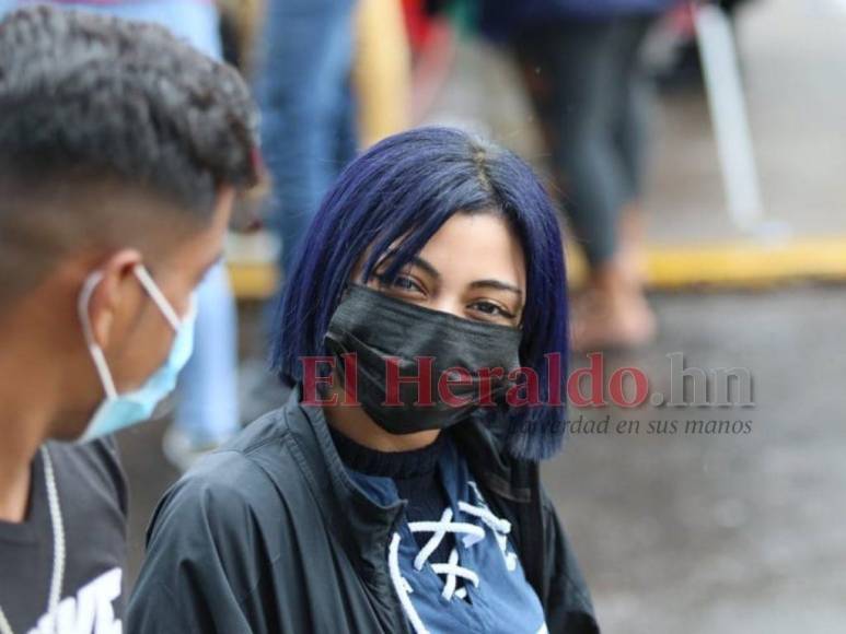 Hermosas mujeres adornan la final de ida entre Motagua y Real España