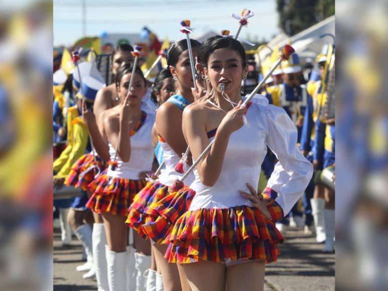 Los trajes más hermosos de las palillonas que desfilaron este 2023 en Honduras