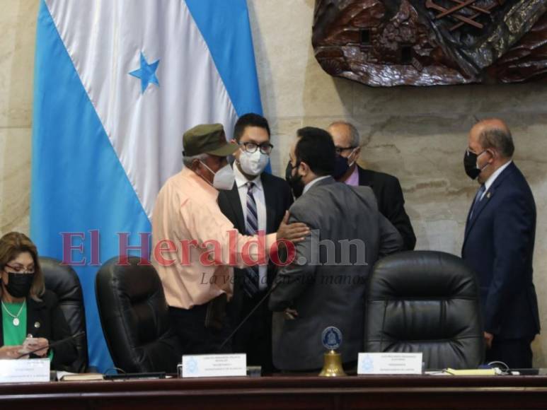 Con lluvia de proyectos y decretos diputados se suman a sesión del CN