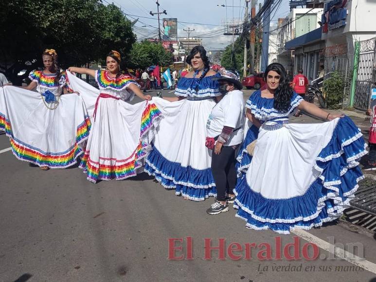 Junto a la Resistencia, así fue la marcha de la comunidad LGTBI+