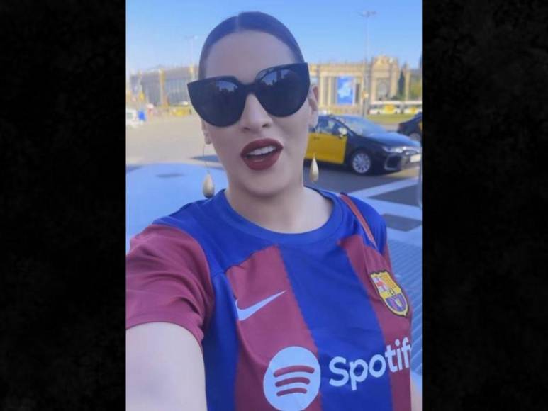 Carolina Lanza sorprende en partido del Barcelona, ¿cuál fue el motivo de su presencia?