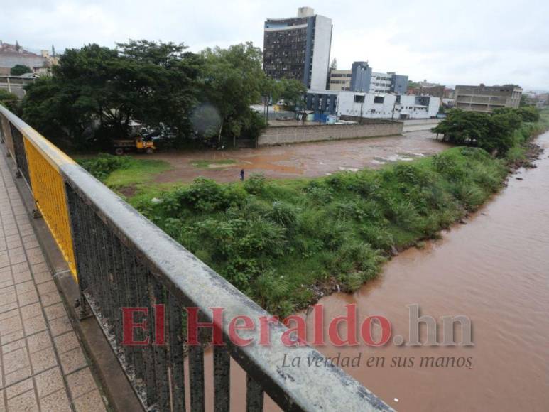 Temor e incertidumbre en la capital ante amenaza de huracán Julia (FOTOS)