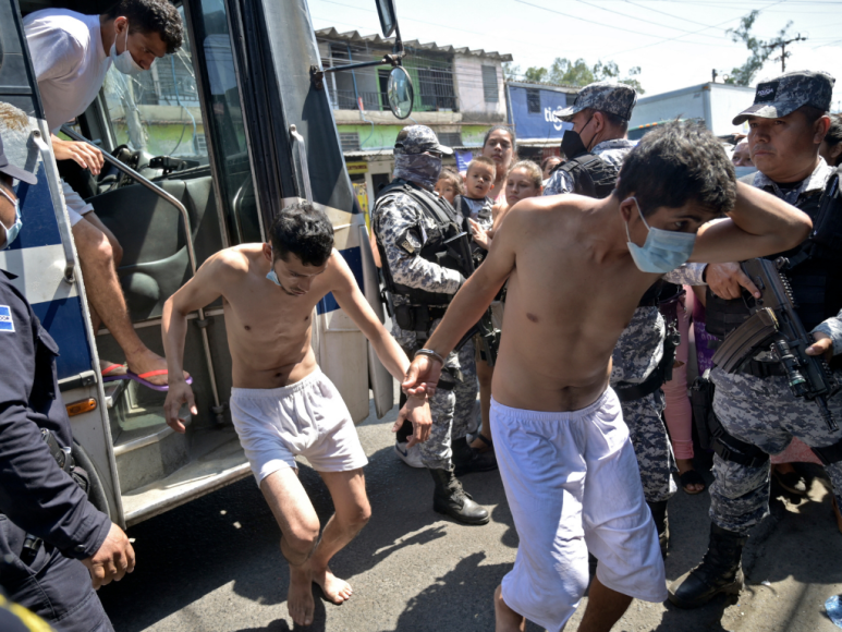 Estado de excepción y lucha frontal contra las pandillas, así enfrenta Bukele la violencia en El Salvador