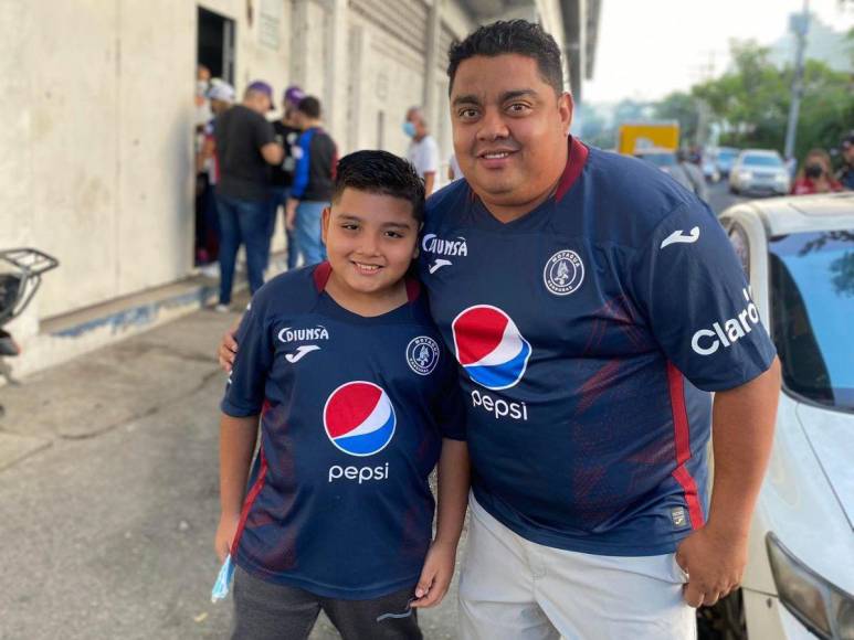 ¡Fiesta merengue! El Morazán se viste de blanco para el clásico Olimpia-Motagua