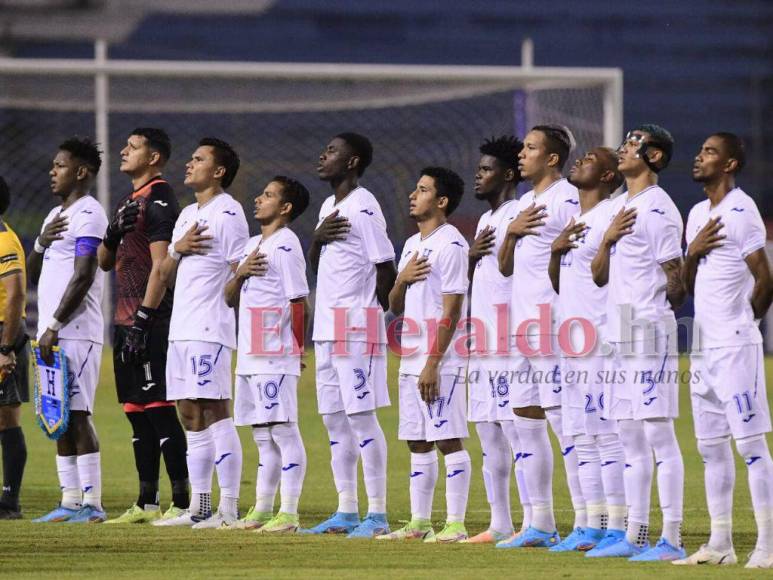 Desastre de la H, un intruso y noche para olvidar: Las imágenes del Honduras vs Curazao