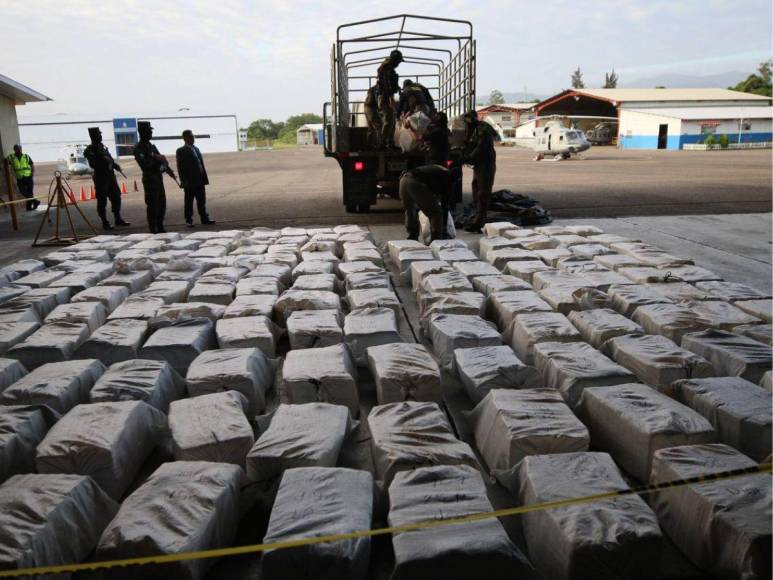 Así fue el traslado de cuatro toneladas de cocaína decomisadas en Caribe de Honduras