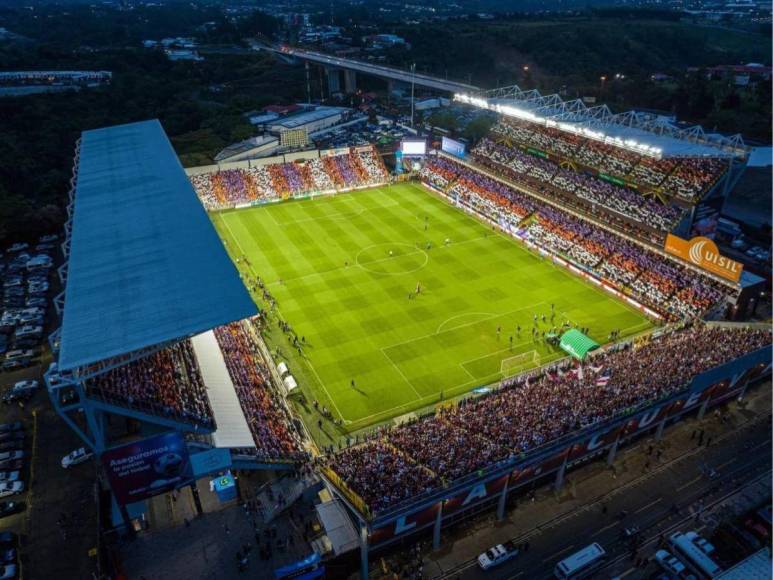 ¡Honduras tiene dos en la lista! Estadios con grama híbrida en Centroamérica