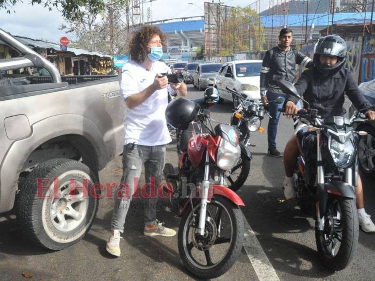 En imágenes: así saborea Luisito Comunica las baleadas en la capital