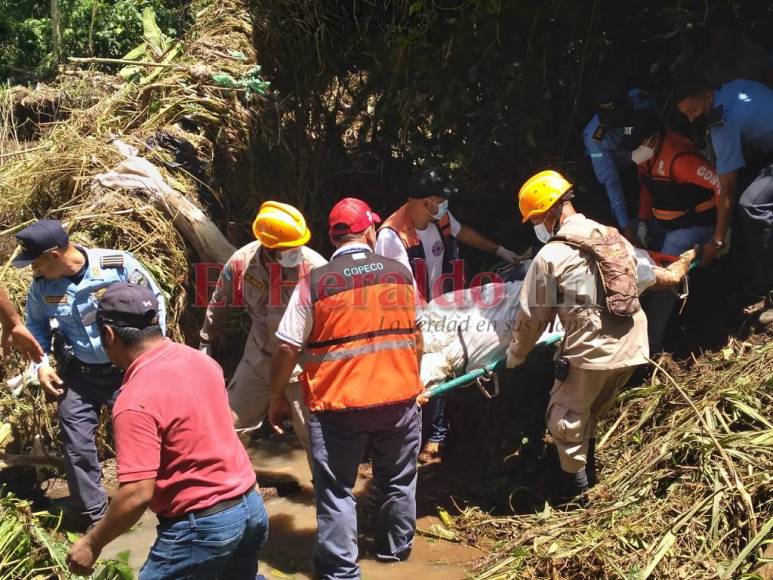 El doloroso rescate de familia que murió ahogada en San Francisco de Yojoa (Fotos)