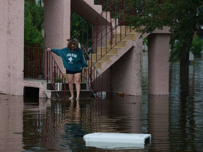 Idalia llega a Florida con tormentas catastróficas y vientos dañinos