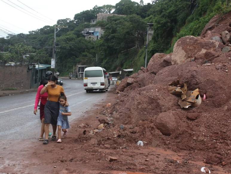 Sin avances en obras tras derrumbe en colonia Villa Nueva